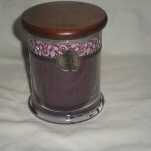 COLDWATER CREEK ARTISANS wood-lidded vine candle jar w/winterberry-scent